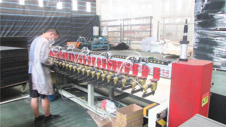 Linyi Yiji International Trade Co., Ltd. factory image 4