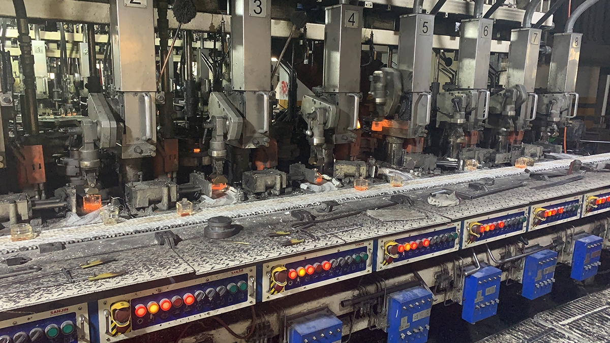 Guangzhou Honghua Glass Technology Co., Ltd. glass bottle