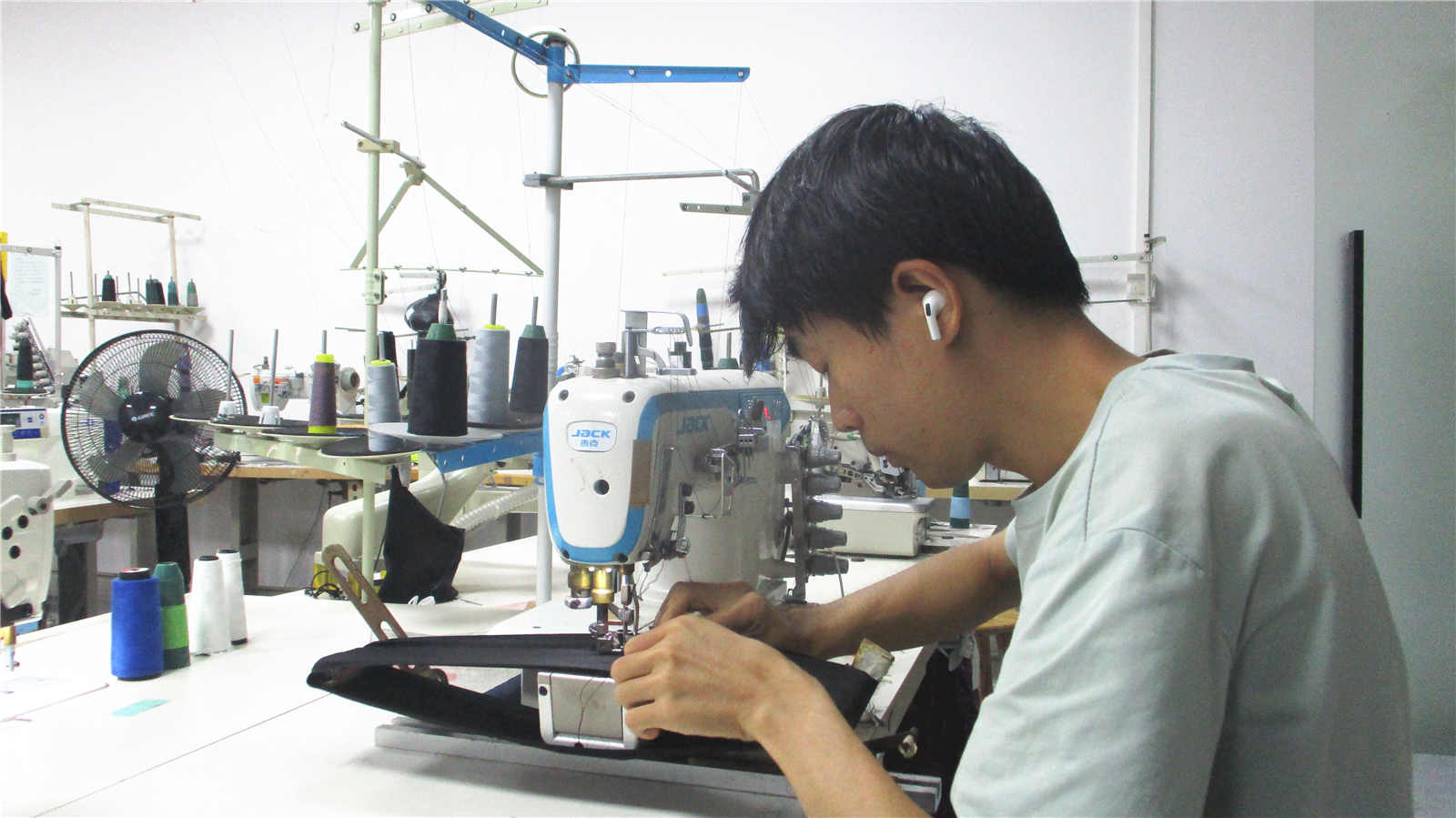 Dongguan Aika Apparel Co., Ltd. Sports Bras