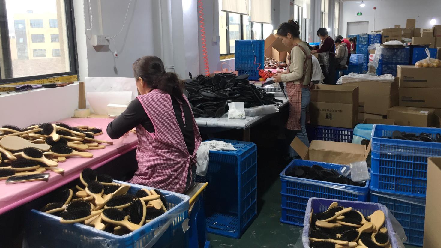 Zhengzhou Youminke Trade Co., Ltd. Tape hair extensions
