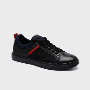 Wholesale skateboarding shoes black men's casual light skateboarding shoes student men's PU leather sneakers