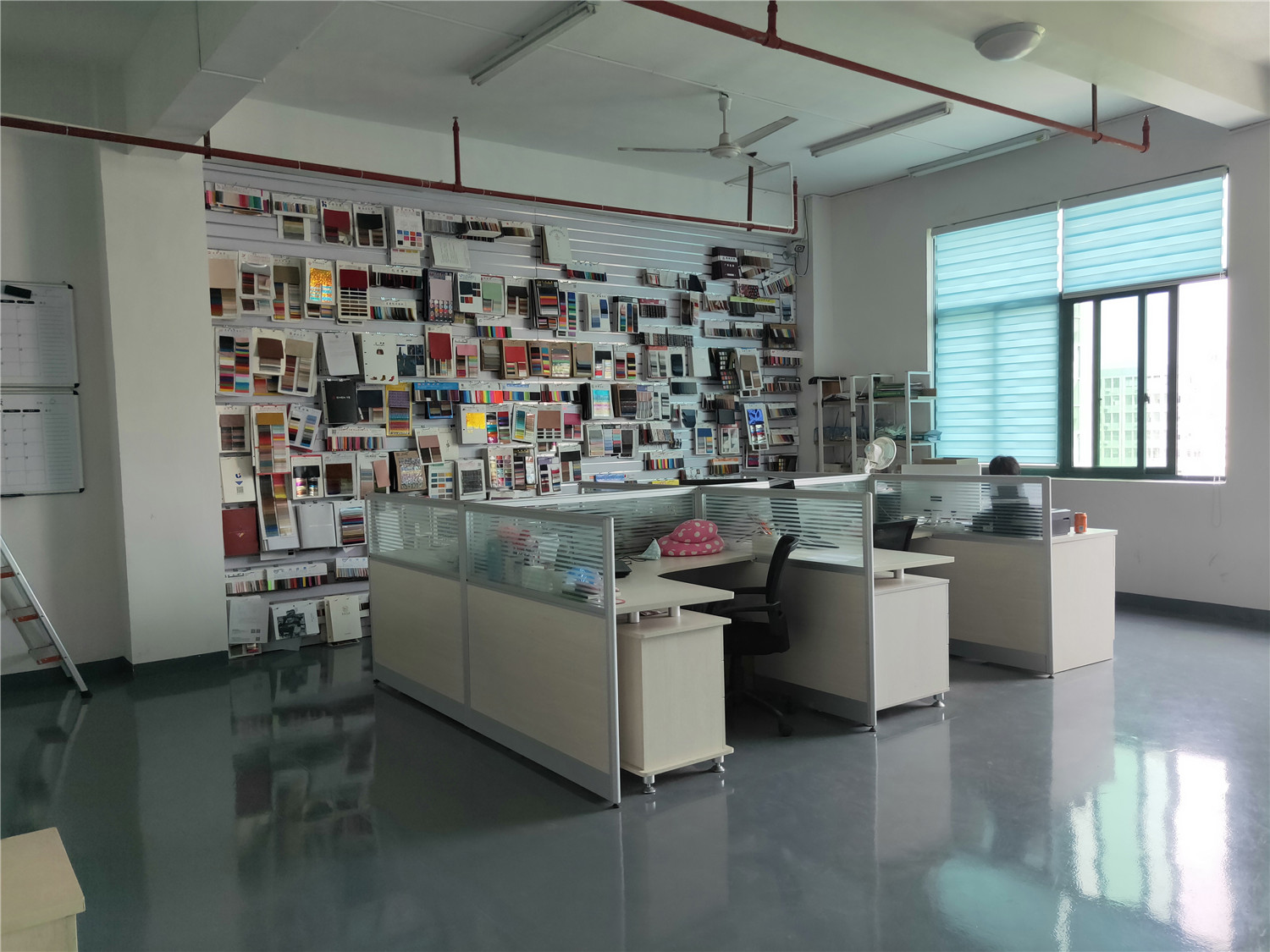 Hangzhou Ailu Traveling Goods Co., Ltd. HANDBAG