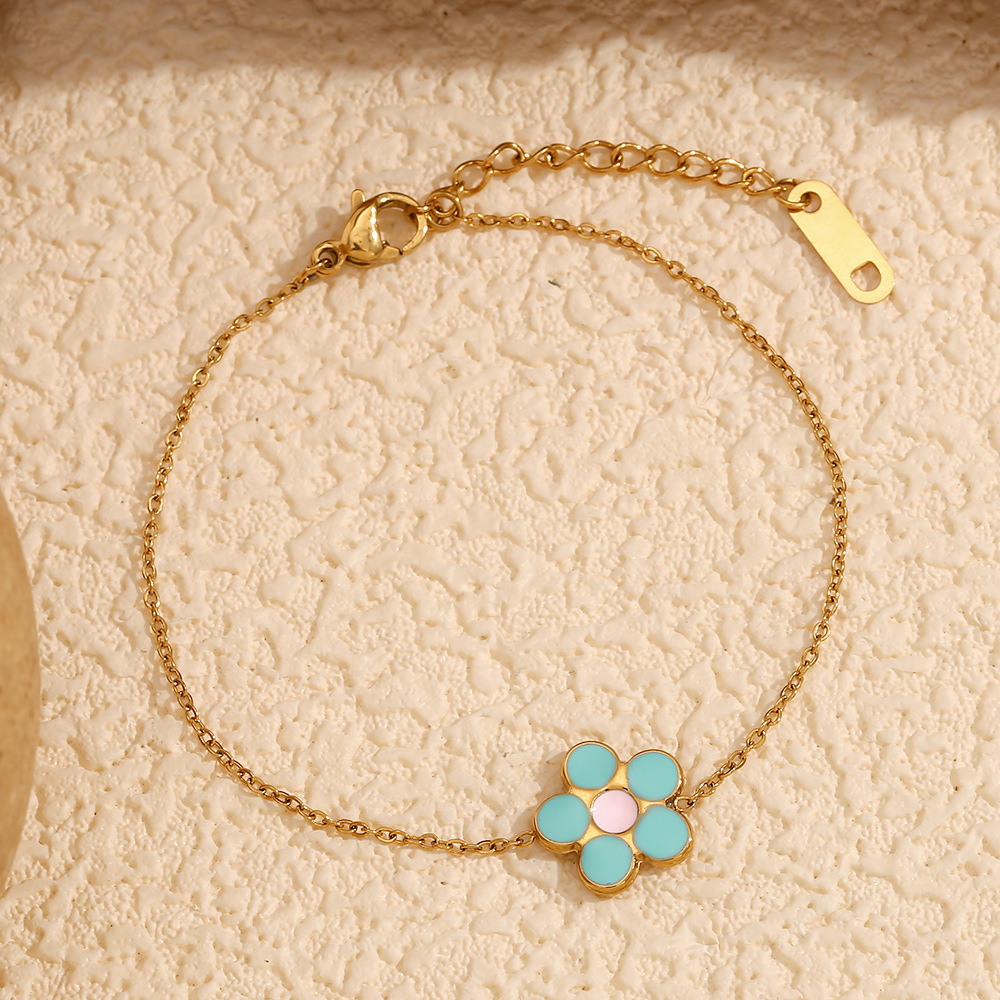 Xinyang Juhuo Trading Co., Ltd. Fashion Small Fresh High Elegant Bracelet Stainless Steel Plated 18K Gold Niche Oil Petal Bracelet for Women