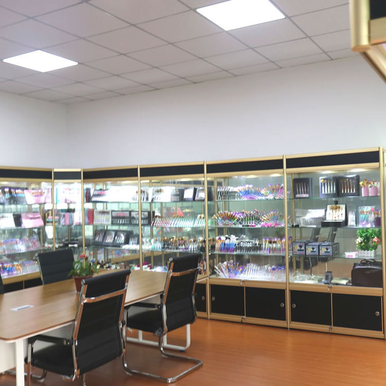 Shenzhen New Century Trade Co., Ltd. makeup brushes