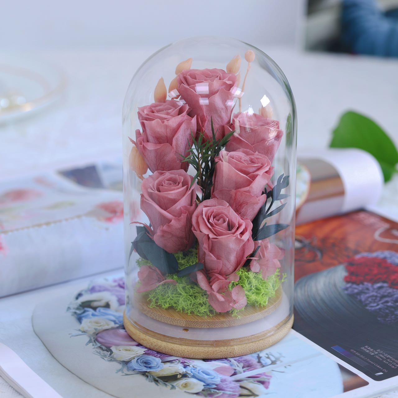 Caijun Import & Export (yunnan) Co., Ltd. Gift Box Eternal Luxurious Valentine Gifts Enchanted Rose Stabilized Preserved Flower Forever Rose in Glass Dome