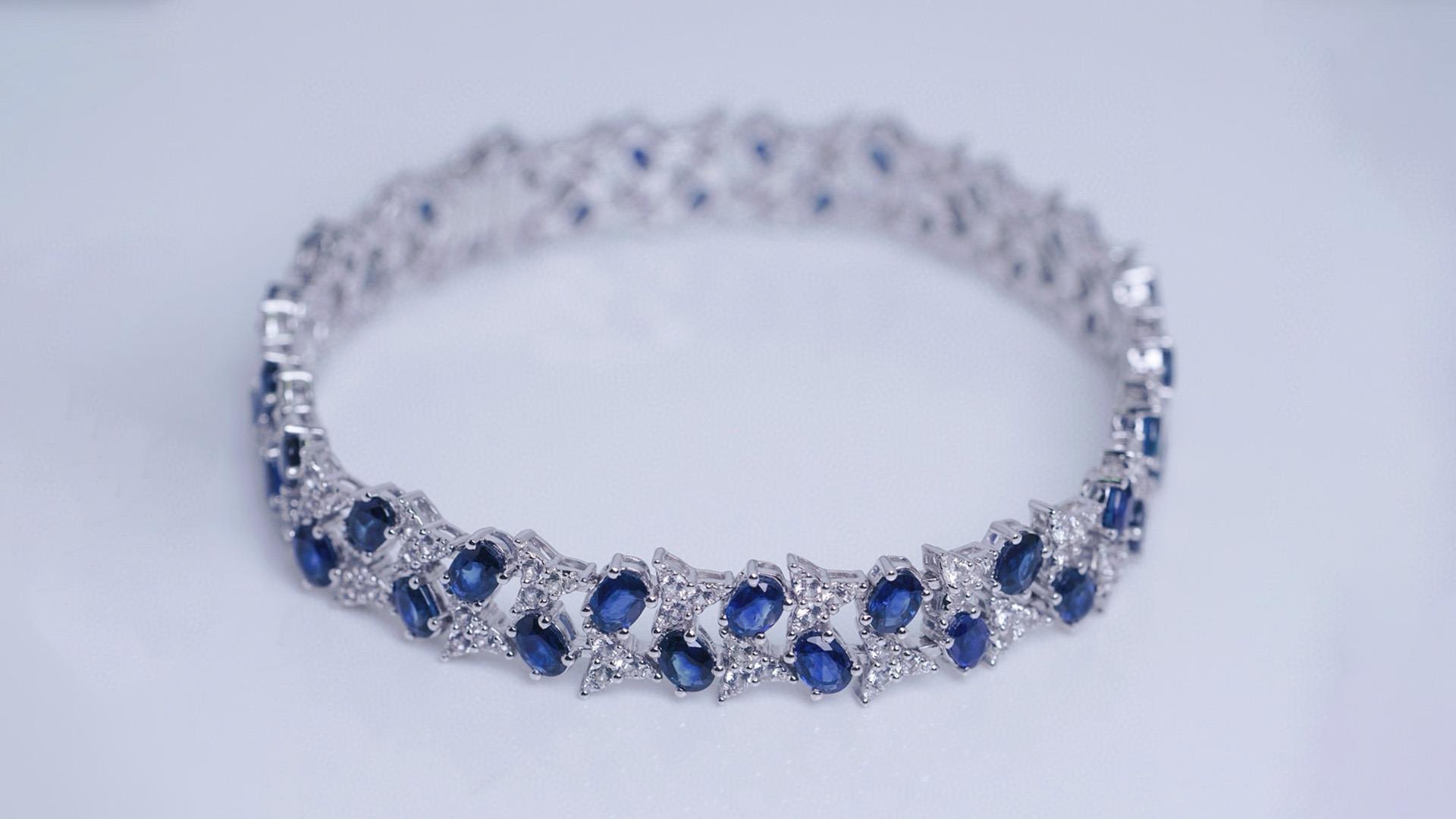 Shenzhen Linyin Technology Co., Ltd. Earrings