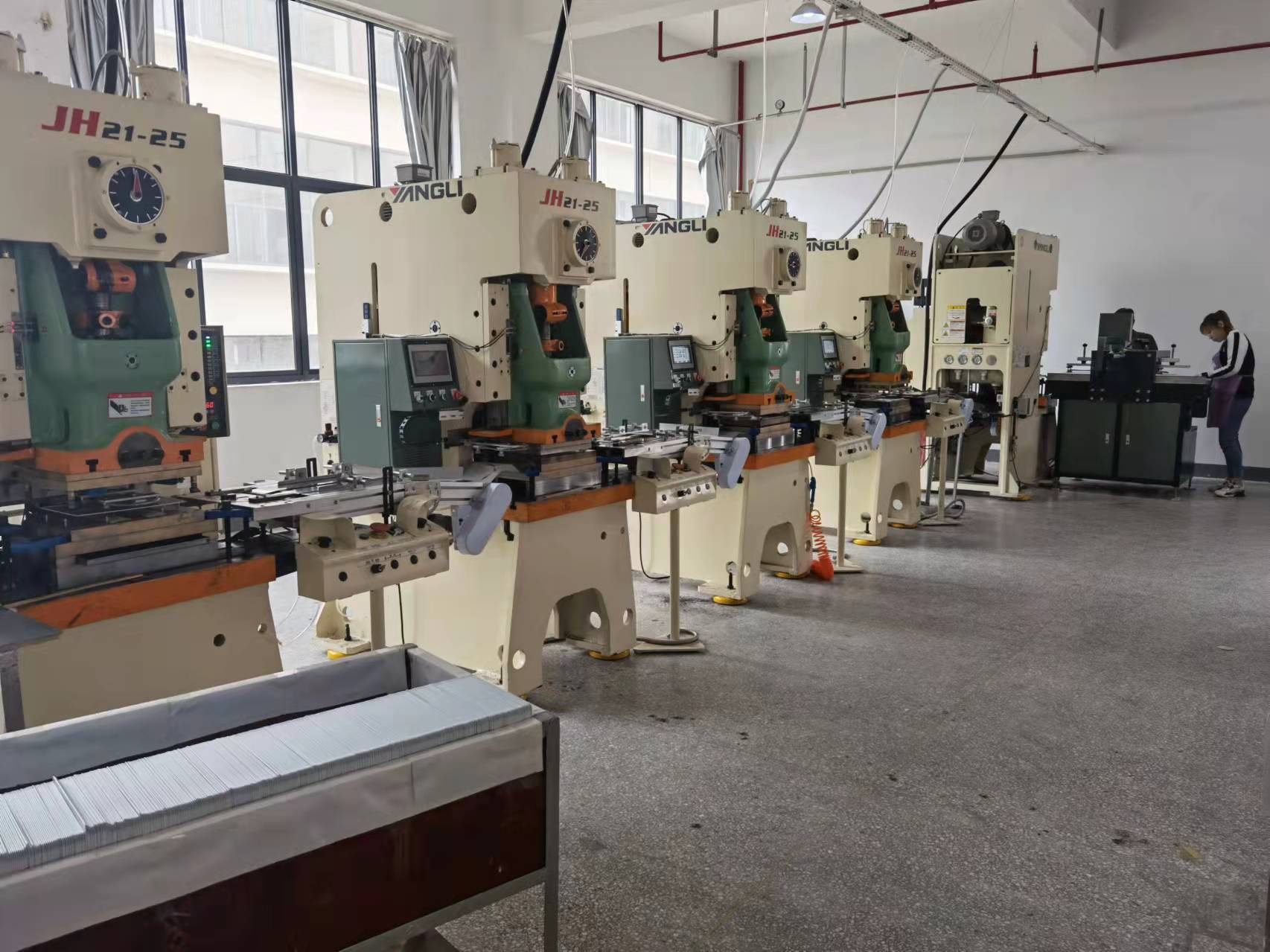 Zhejiang Huisu Arts & Crafts Co., Ltd. Tin Plates