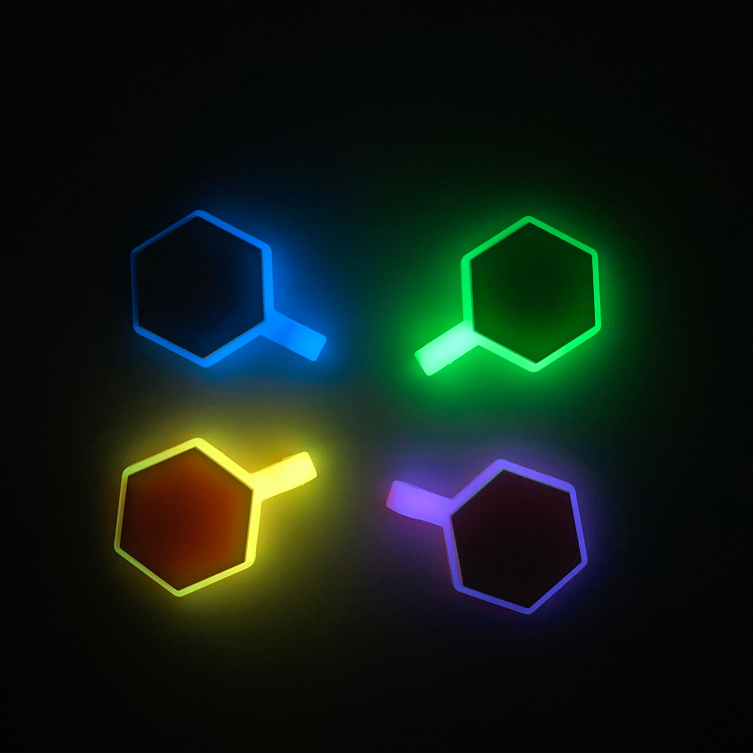 Wholesale Summer Hexagon-Shaped Fluorescent Dog ID Tag Glow-in-the-Dark Food Grade Silicone Sweet Style Pet Tag Cheap