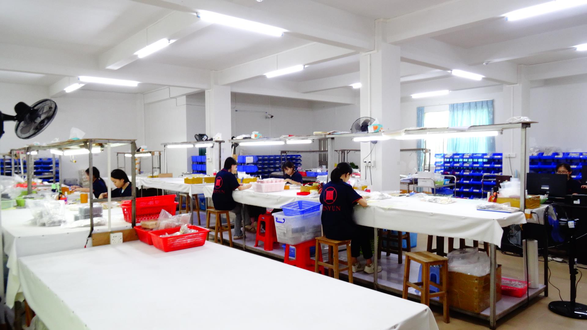 Guangzhou Liwan District Jinyun Jewelry Firm Fashion Earrings