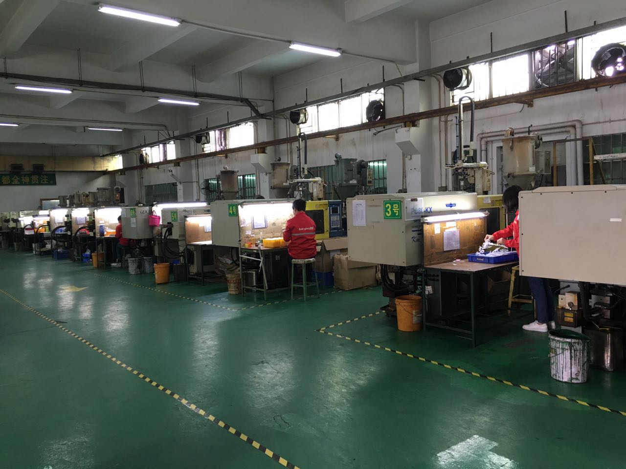 Huizhou Hongxiang Plastic Product Co., Ltd. Vinyl Toys