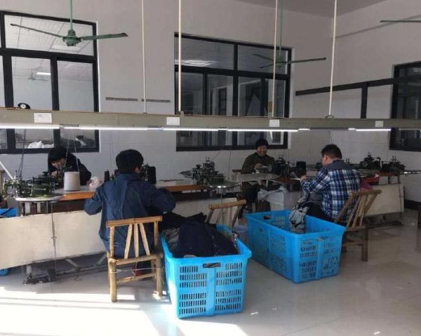 AcMzie1gpbYiNeS6FecAS8dxsNflZRm0ktm94LR5KXnbPiqUuU3j83W9Di410jUv.jpg