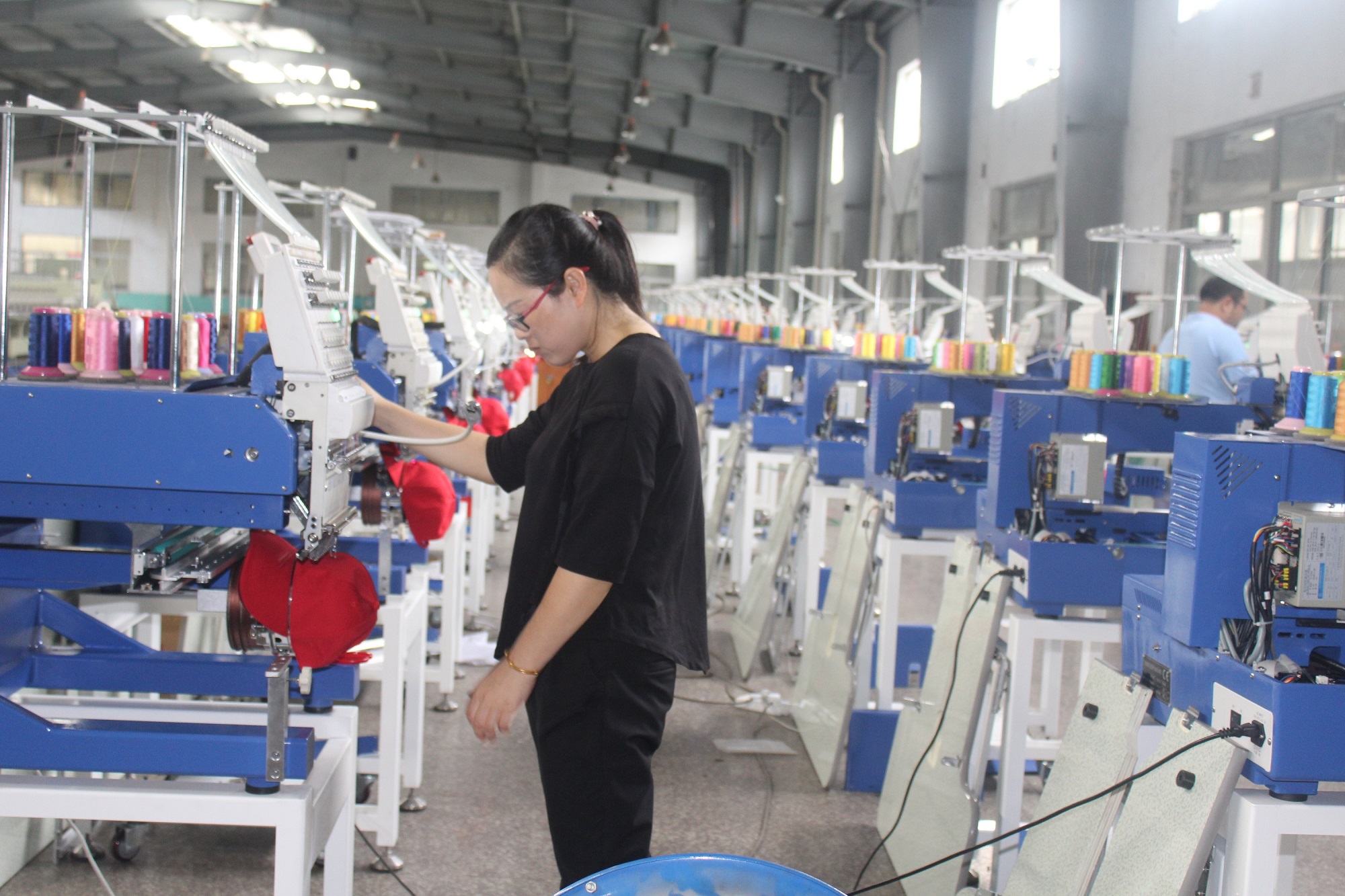 Guangdong Xiaomoshan Machinery Manufacturing Co., Ltd. single-head embroidery machines