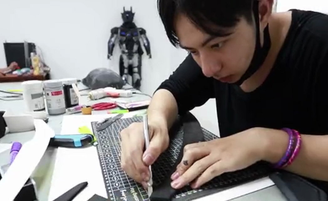 Guangzhou Nanqi Culture & Arts Co., Ltd. Robot Costumes