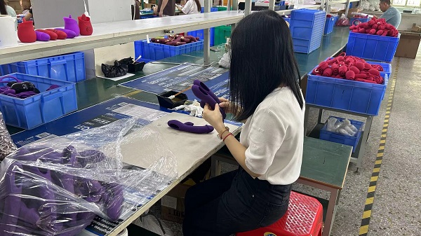 Wallast (dongguan) Industry And Trade Co., Ltd. Realistic Dildo