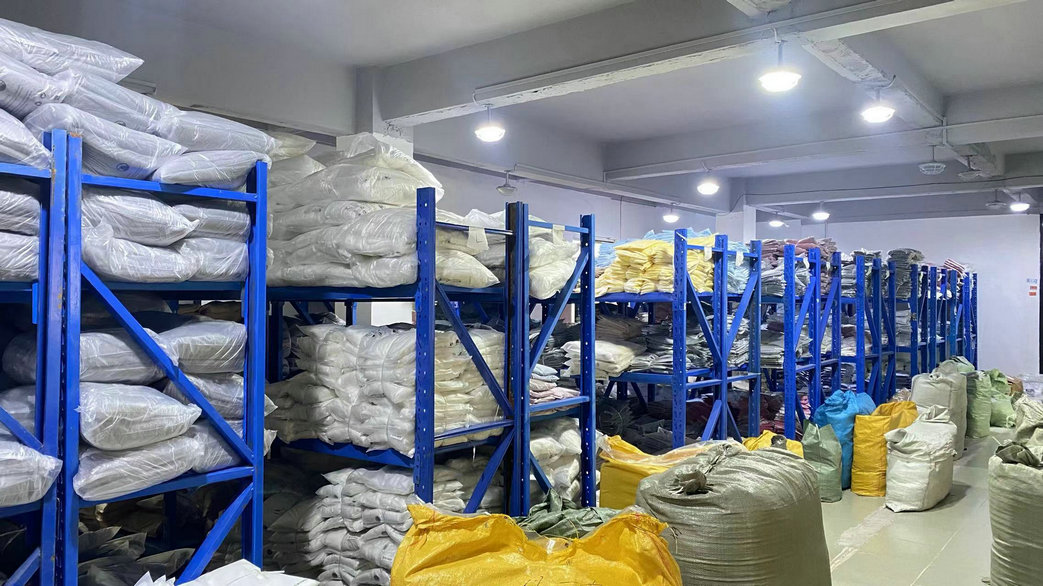Guangzhou City Baiyun District Xinyueyi Garment Factory Sweatpants