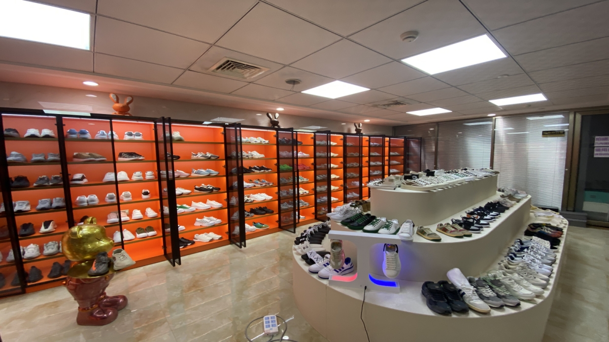 Shenzhen Bestart Technology Industry Co., Ltd. Clogs