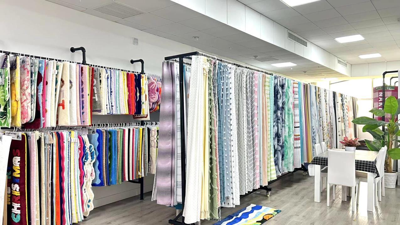 Shaoxing Lvyinghong Houseware Co., Ltd. Table Cloth