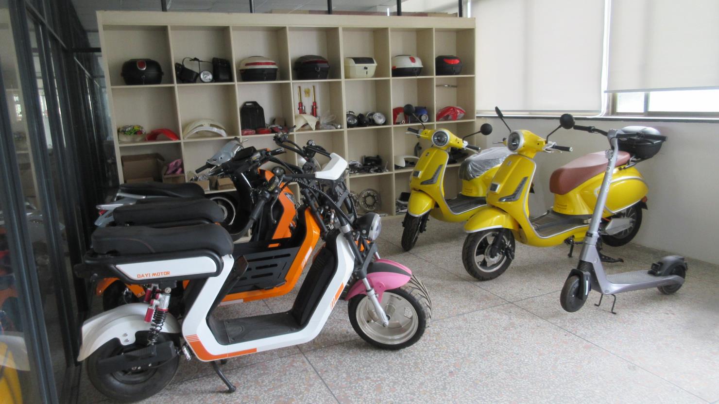 Zhejiang Dayi Industrial Co., Ltd. Delivery Electric Scooters