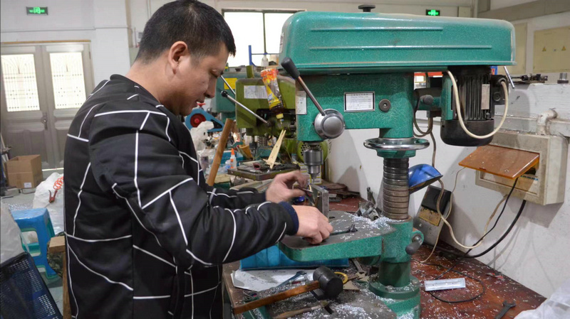 Wenzhou Maotong Crafts Co., Ltd. Badge