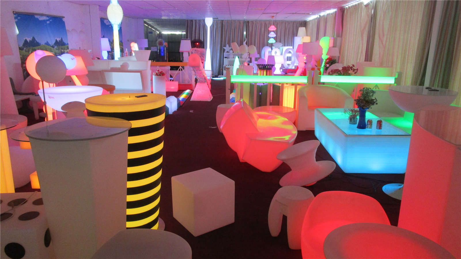 Huizhou City Huiyang District Zhenglong Huajun Crafts Products Factory LED Chairs