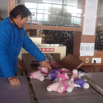 Yancheng Dafeng Yunlin Arts and Crafts Co. Ltd Plush Pillows