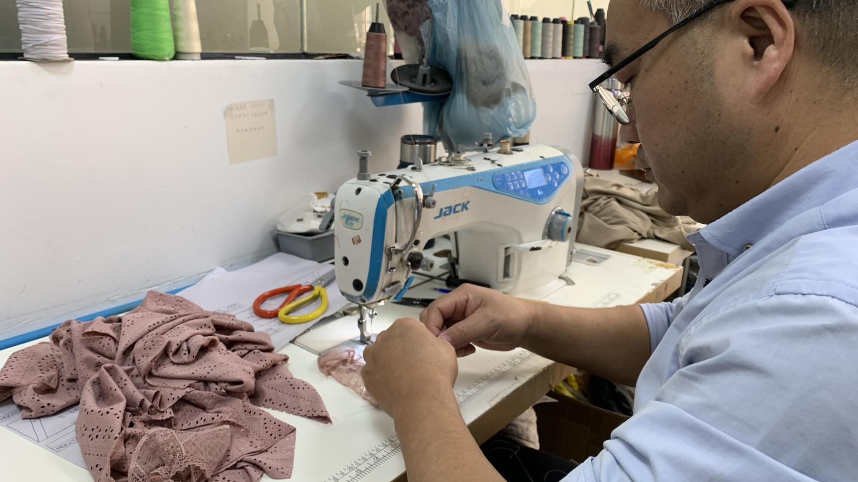 Dongguan Haoxin Clothing Co., Ltd. Sweatshirts