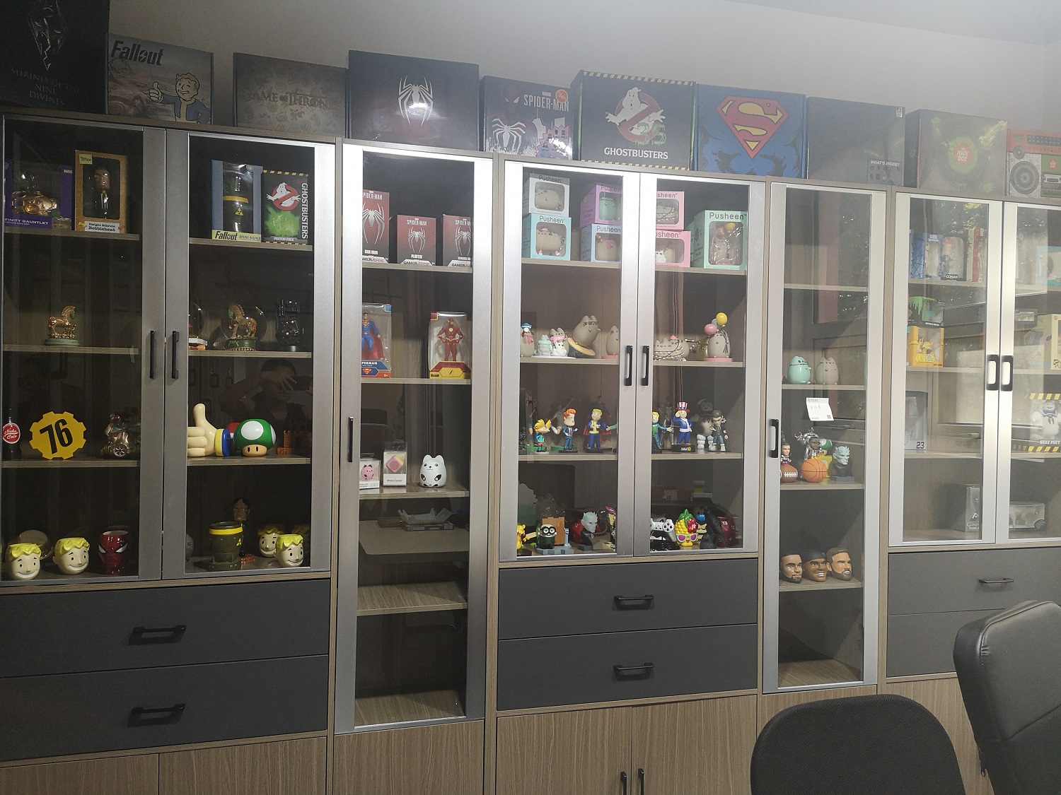 Intergears International Limited Vinyl Figures