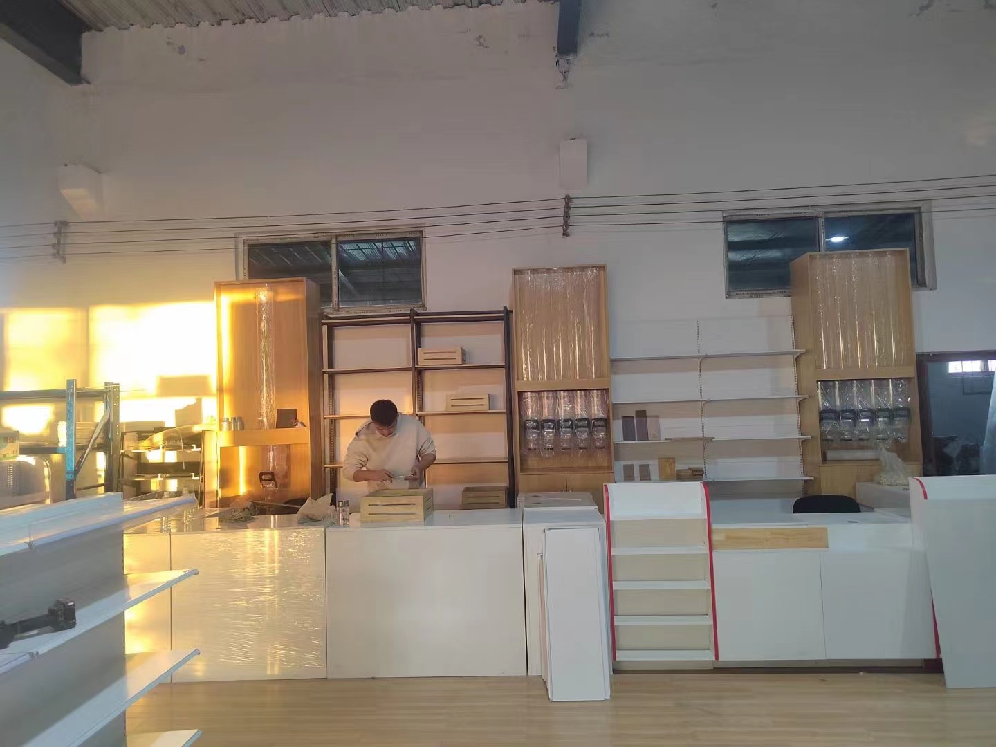 Tianjin Wanhongxin Technology Development Co., Ltd. Warehouse shelves