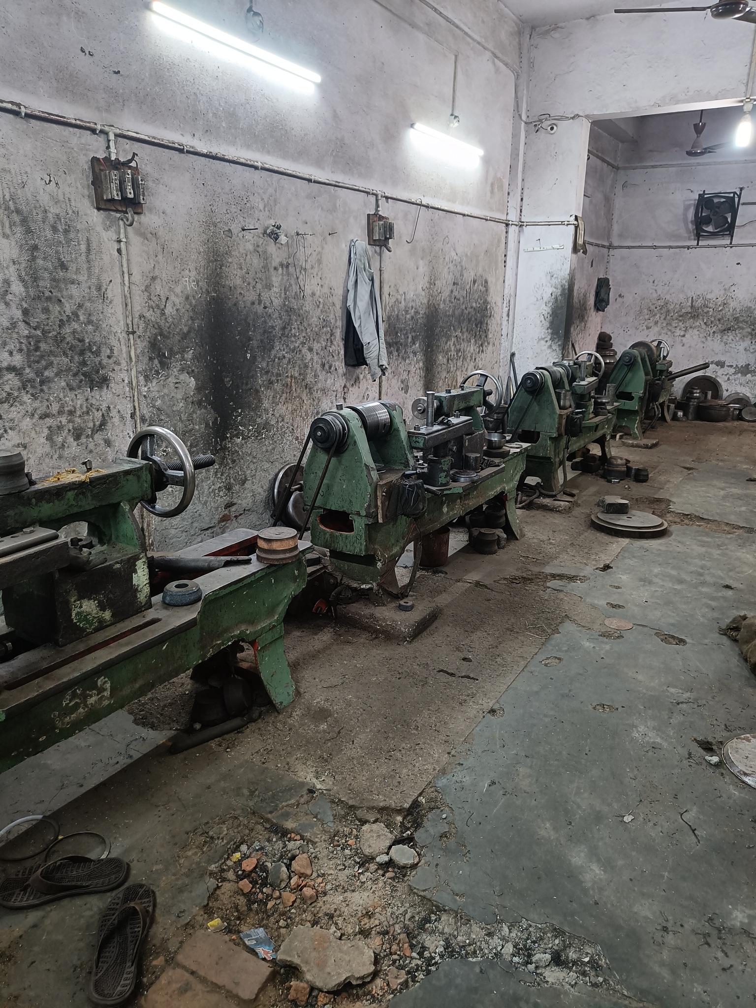 APEX WORLD EXPORTS Metal Handicrafts
