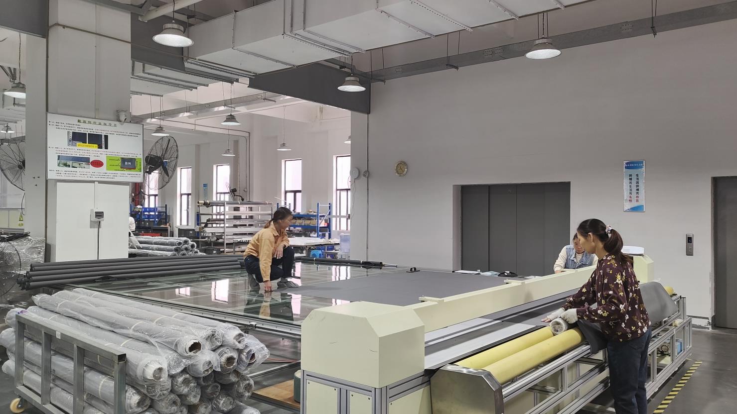 Guangdong Grand Homedecor Technology Co., Ltd. Roller Blinds