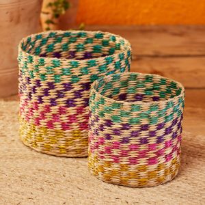 Hand-Woven Rustic Seagrass Basket for Clothing Storage or Home Decoration Color Mix Wholesale