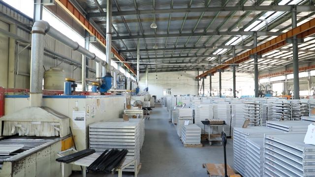 Anhui Ruikai International Trade Co., Ltd. Radiator
