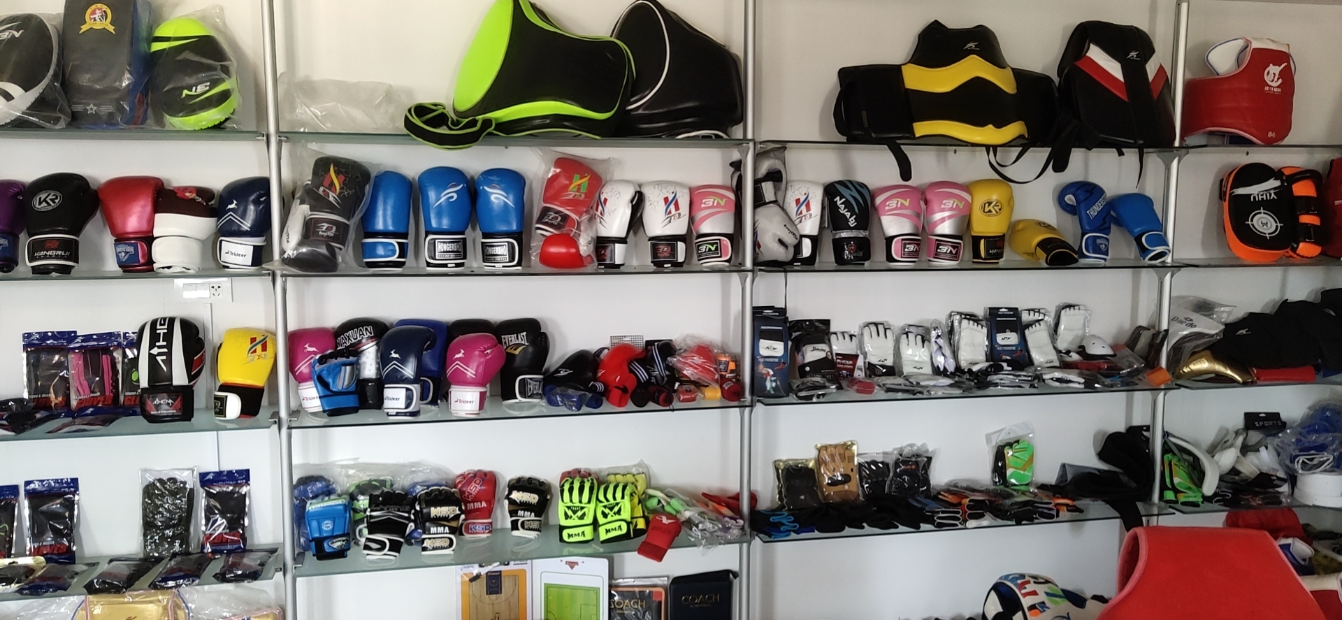 Yiwu Yining Sports Products Co., Ltd. Pickleball Paddles