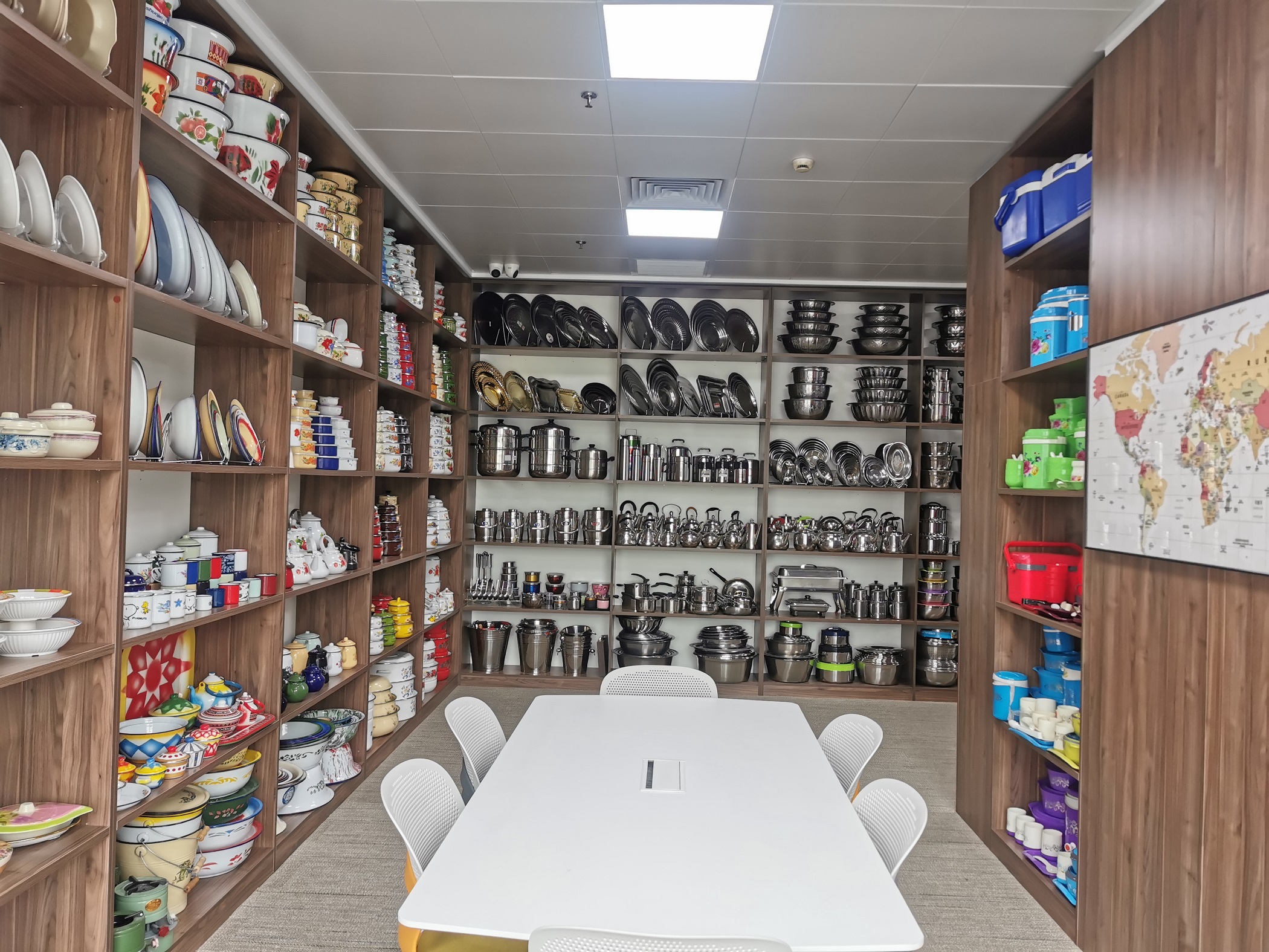Shanghai Luyu Imp. and Exp. Corp., Ltd. Stainless Steel Cookware