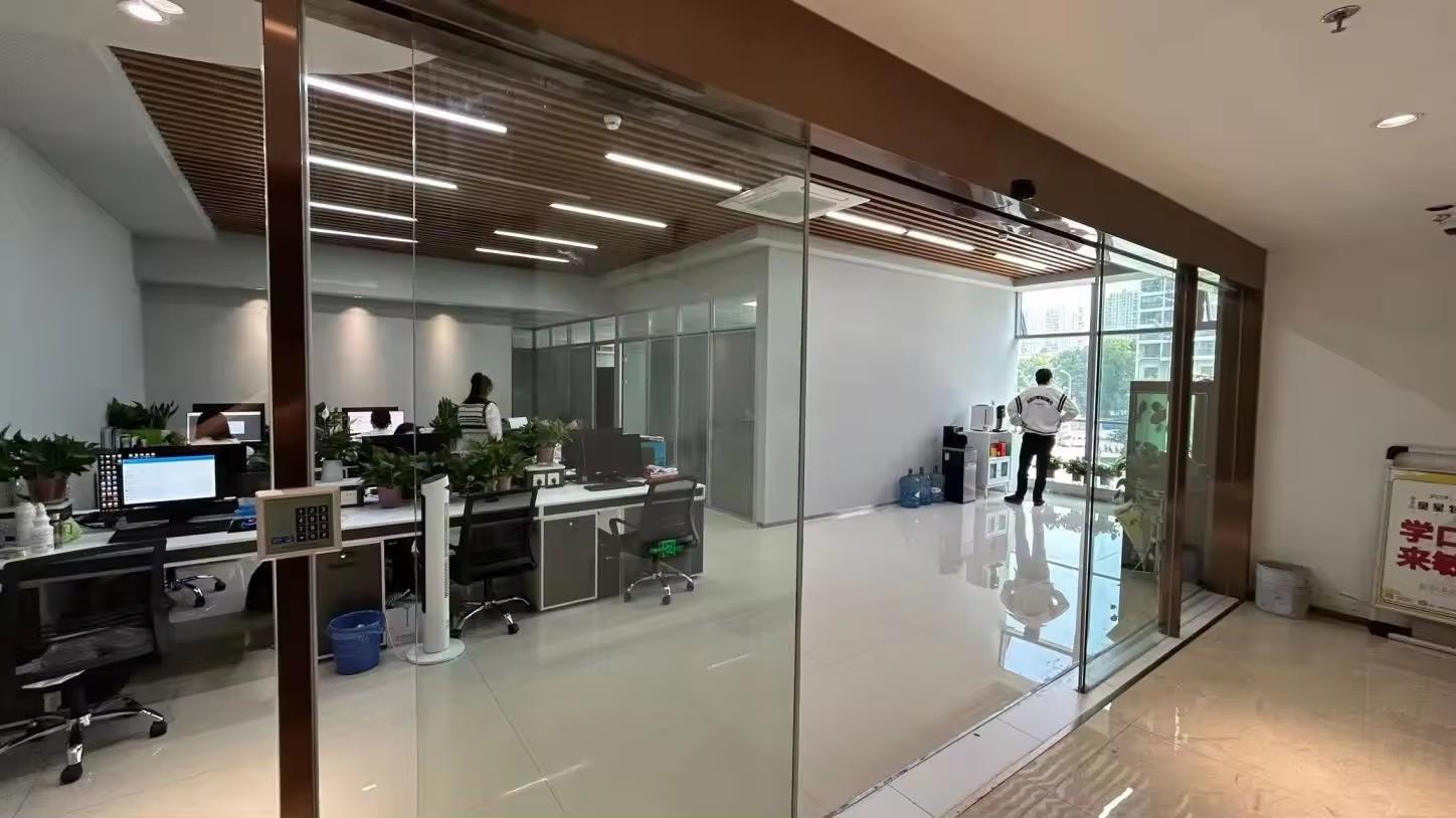 Anhui William CNC Technology Co., Ltd. Label Cutting Machine