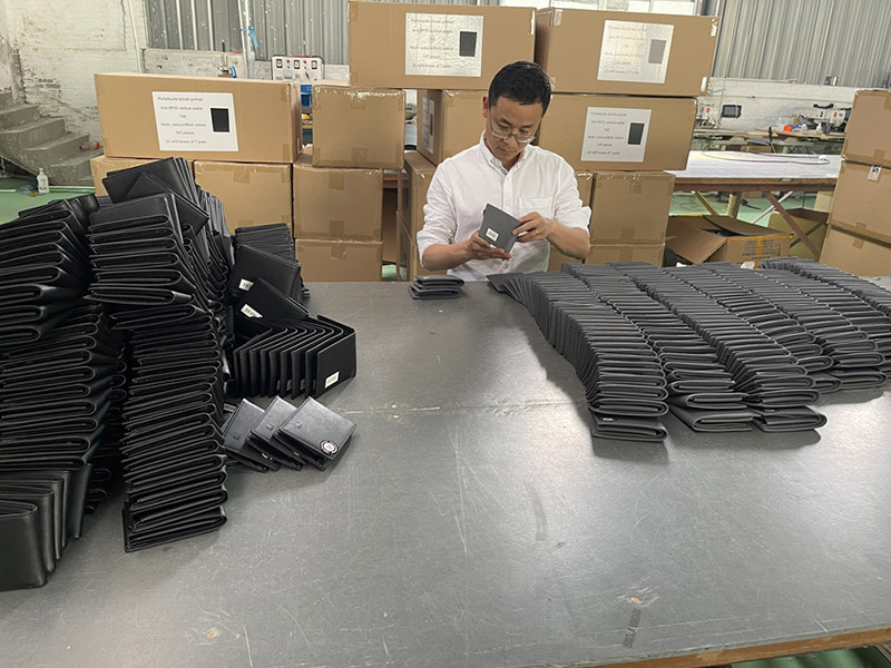 Wenzhou Fashion Leather Manufacture Co., Ltd. leather belts