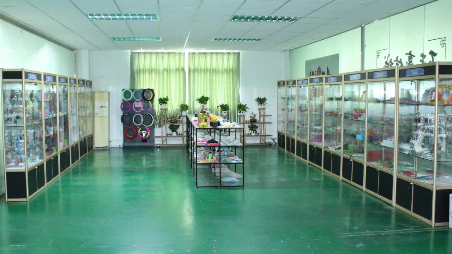 Shenzhen RYHX Plastic & Hardware Products Co., Ltd. factory image 4