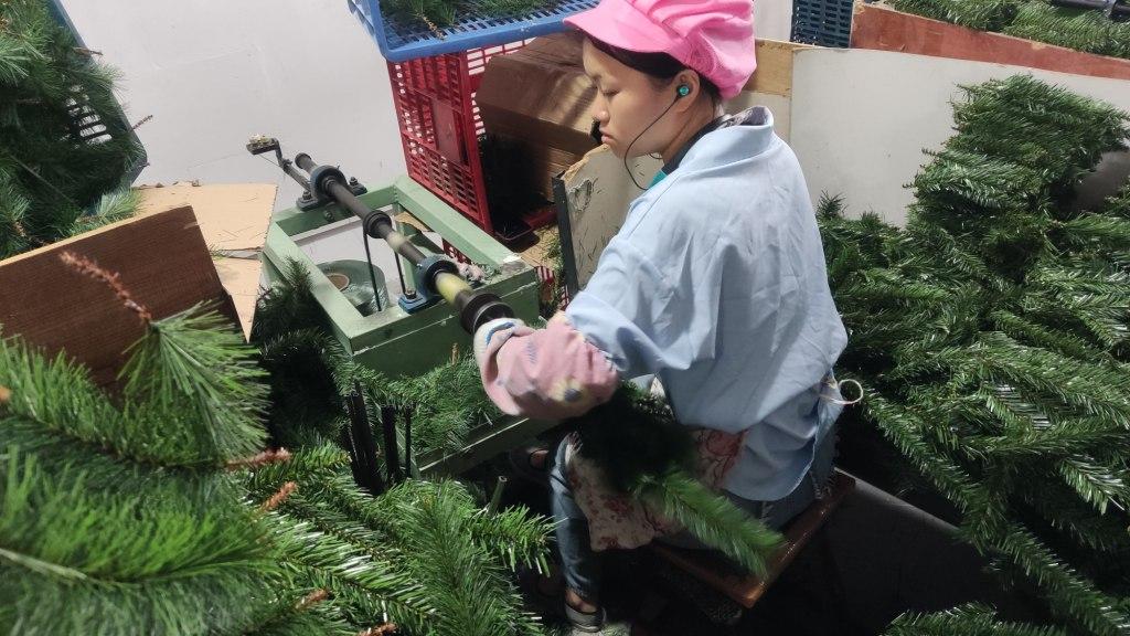 Yiwu Mali Tree Christmas Arts And Crafts Co., Ltd. Christmas Balls