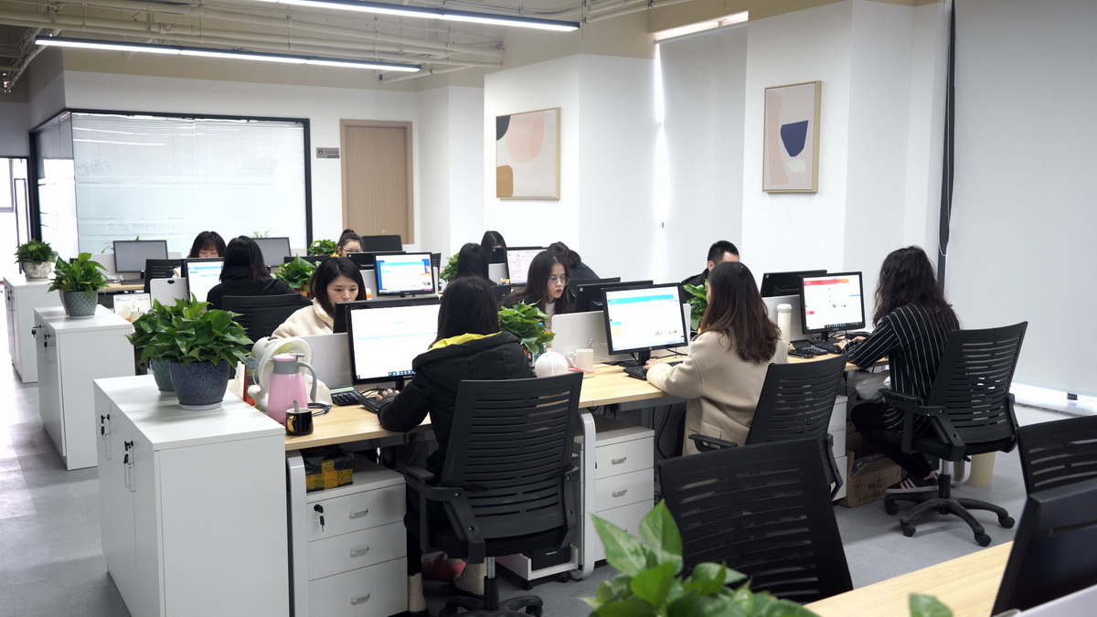 Xiamen Starlights Trading Co., Ltd. Polyresin Figurines