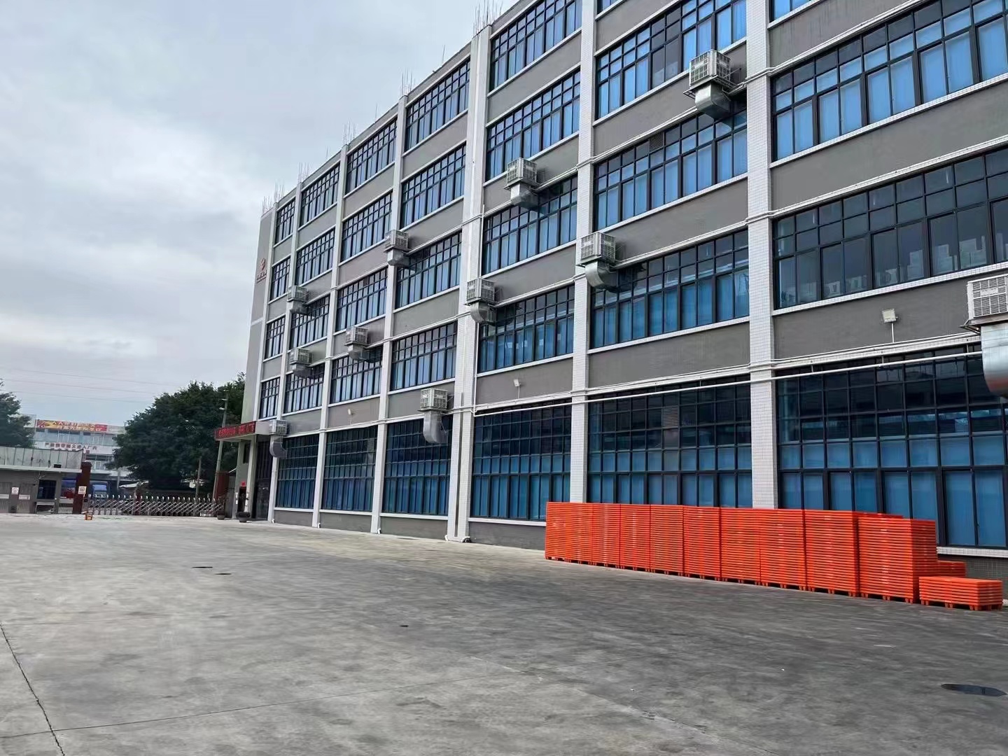 Shijiazhuang Jinmeiao Trading Co., Ltd. Glass vials