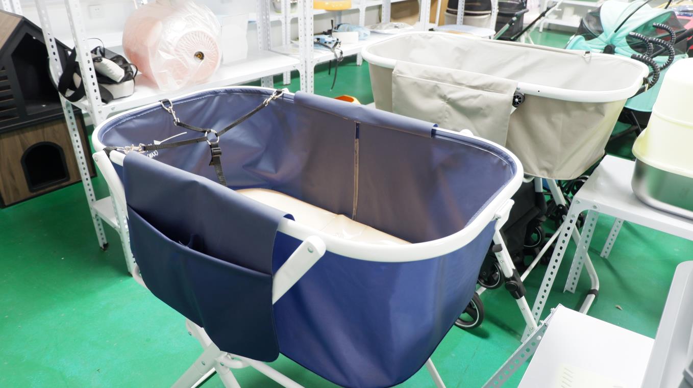 Zhongshan Petroom Life Technology Co., Ltd. Smart Cat Litter Box