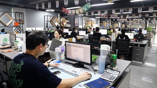 Yiwu De Jewelry Co., Ltd. Hiphop Jewelry