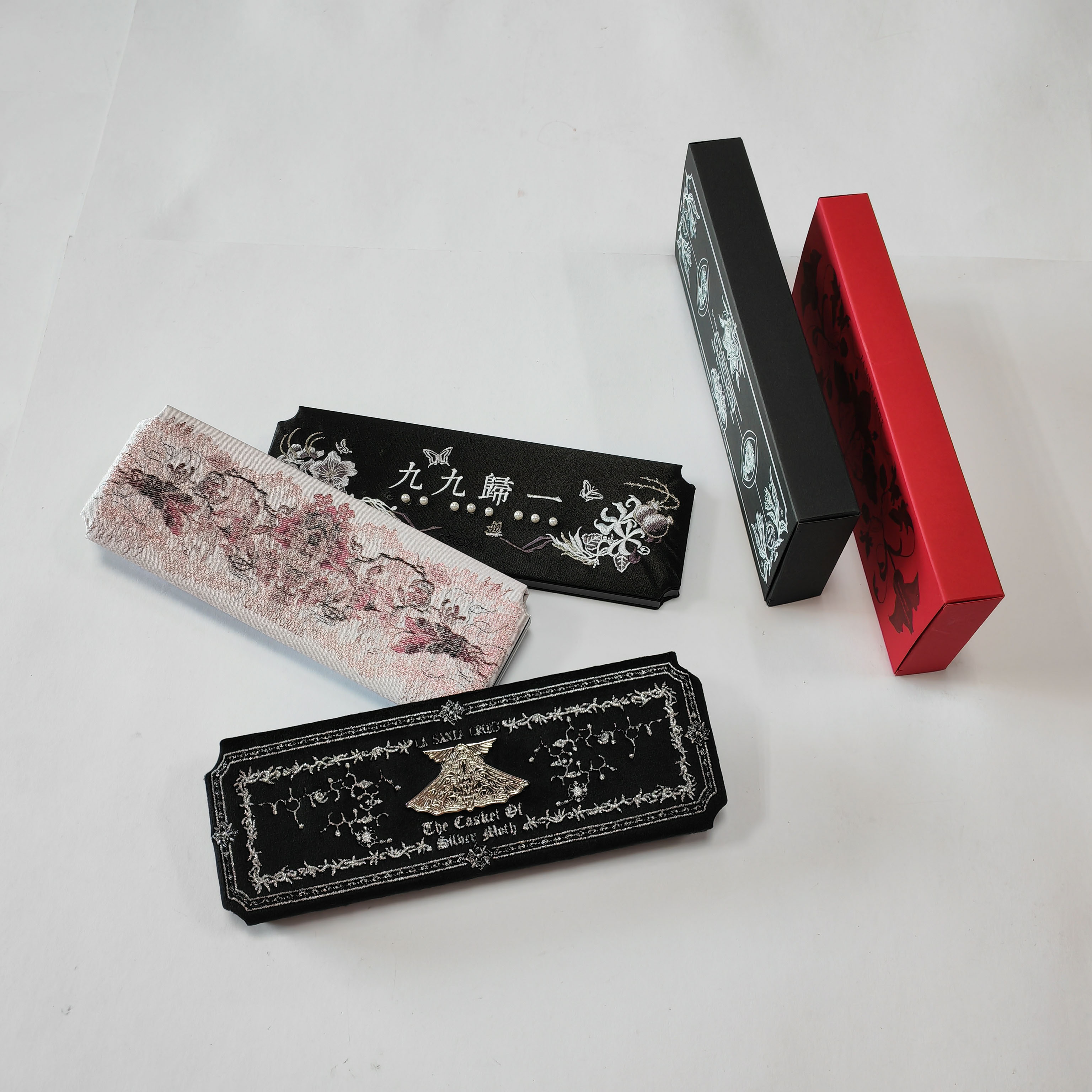 Popular LA SANTA CROXX Eye Shadow Palette Box High-end Paper Box For Gift Cosmetics With Embroidery Design