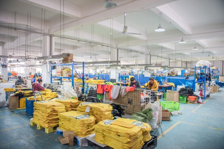 Ningbo Dongkuo Outdoor Product Co., Ltd. Swim Buoys