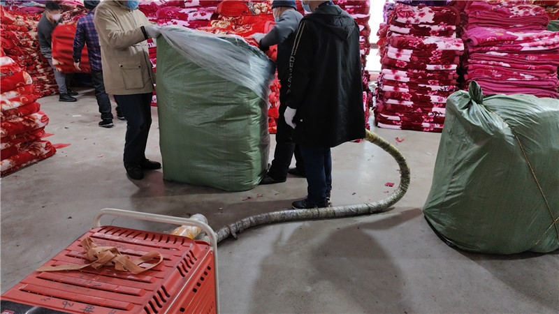 Warm World (Luoyang) Textile Technology Co., Ltd. factory image 5