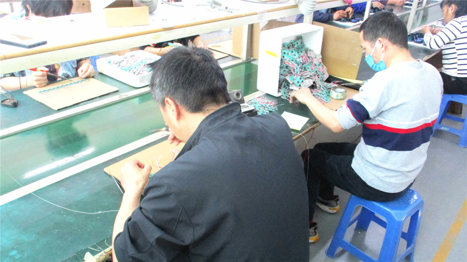 Shenzhen Jinruitai Electronics Co., Ltd. Bluetooth headphones