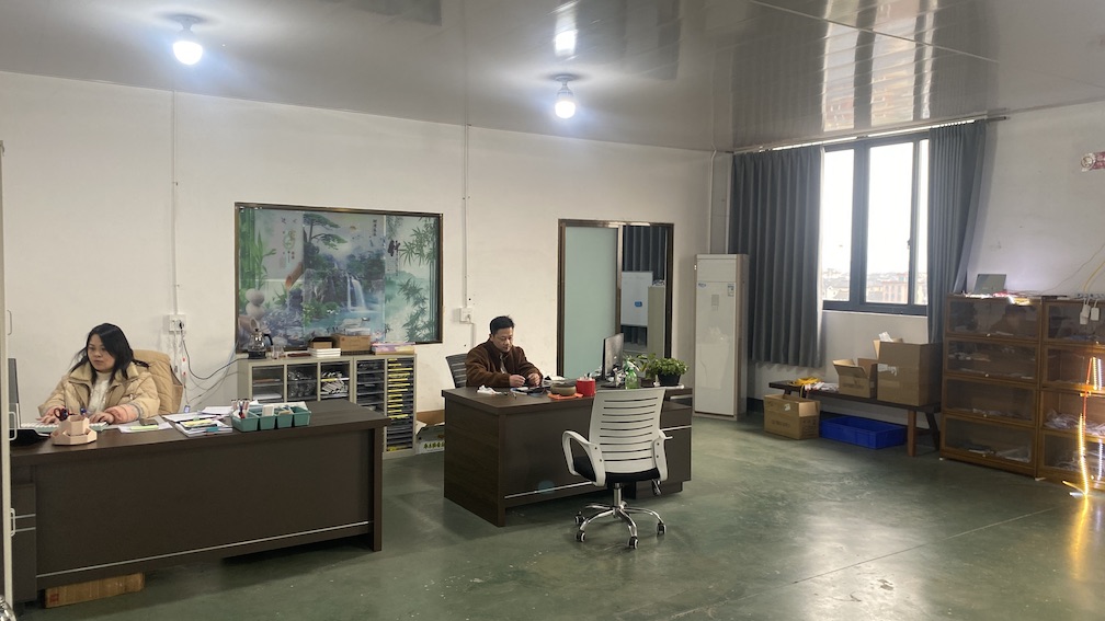 Hangzhou Manin Trading Co., Ltd. Shawl