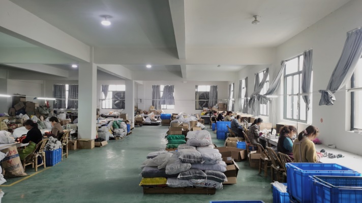 Linhai Qixiang Lighting Co., Ltd. Curtain lights