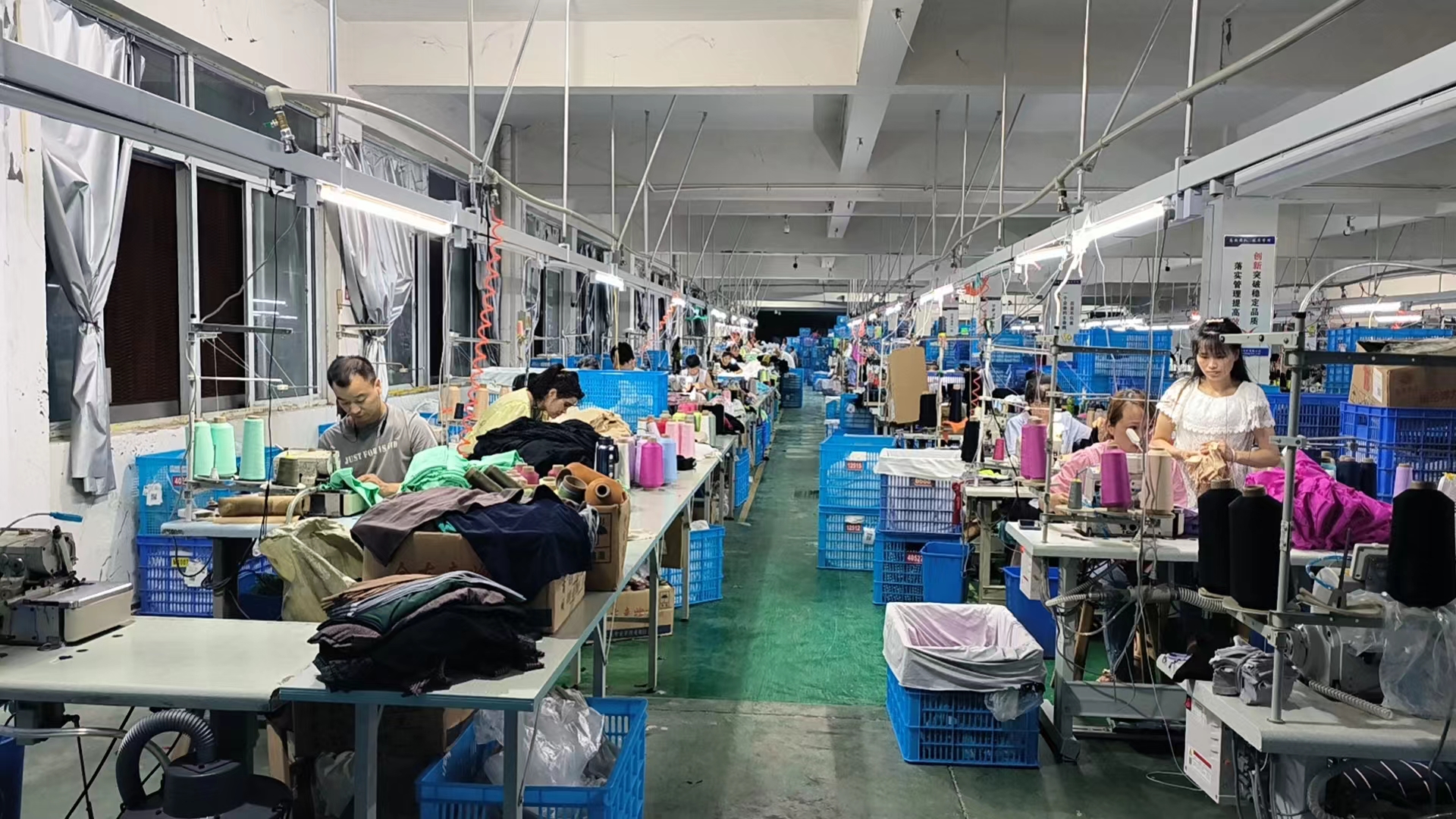 Shanghai Huanruxi Apparel Co., Ltd. sports bras