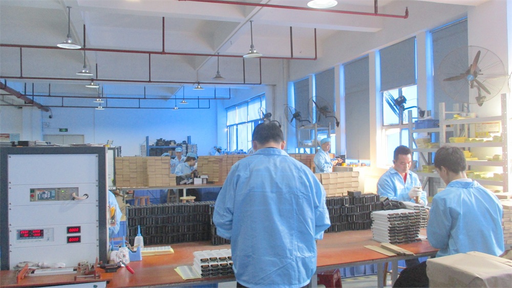 Shenzhen Hongding Light Source Co., Ltd. Rainproof power supply